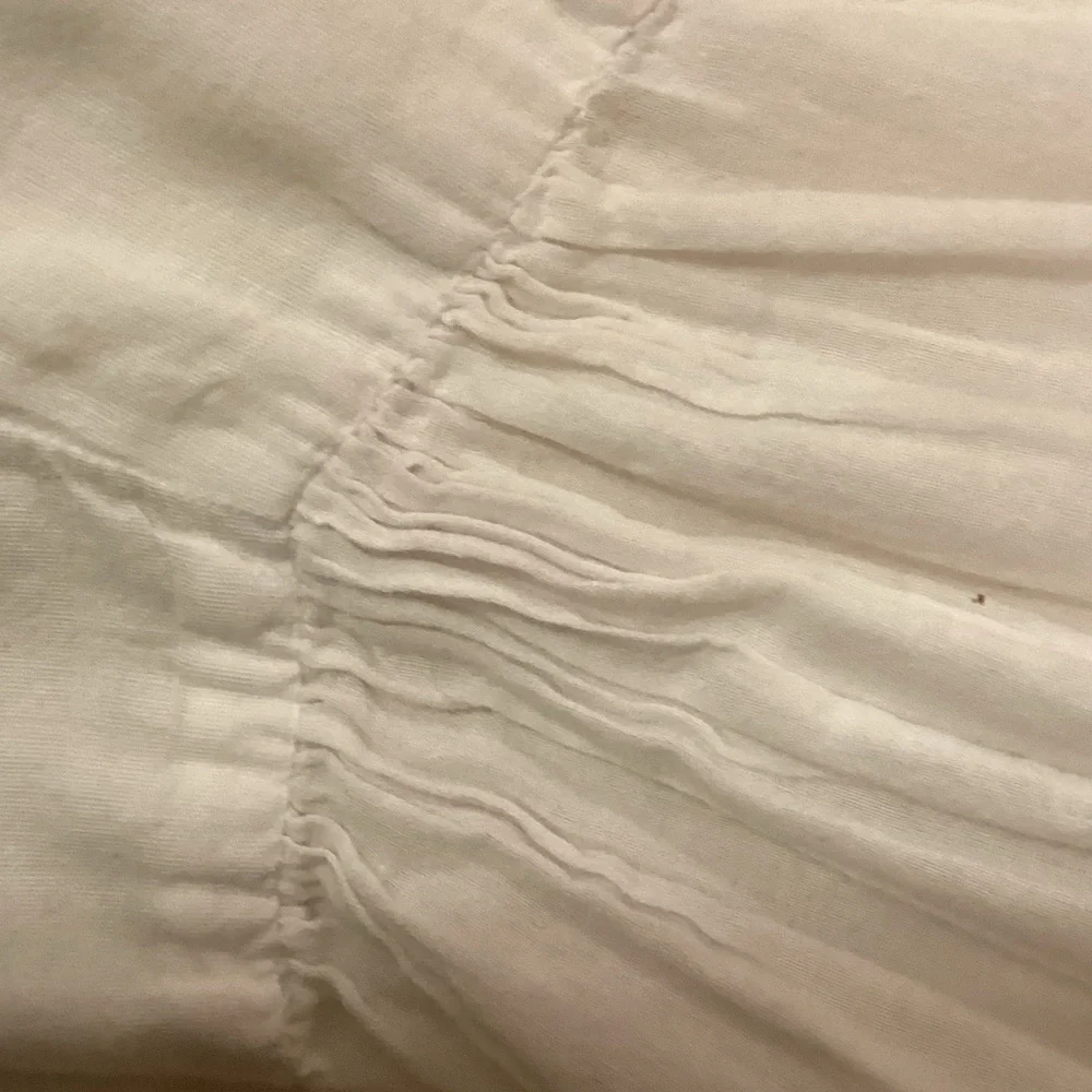 Elegant cream Tunic with long sleeves - Picture 11 of 13